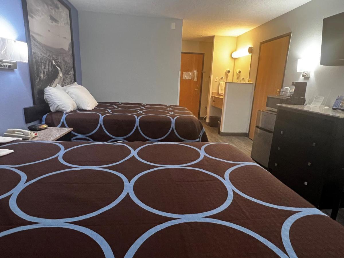 Hotel Super 8 By Wyndham Cleveland Tx Zewnętrze zdjęcie