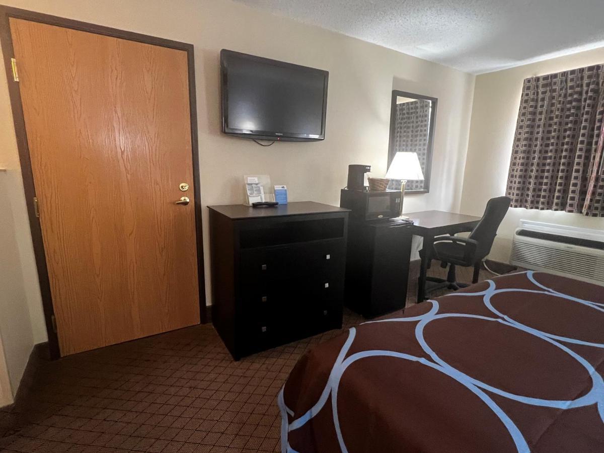 Hotel Super 8 By Wyndham Cleveland Tx Zewnętrze zdjęcie