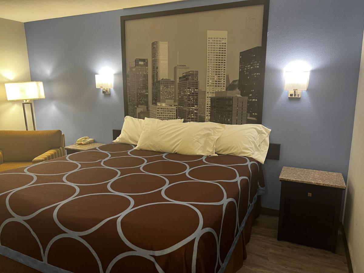 Hotel Super 8 By Wyndham Cleveland Tx Zewnętrze zdjęcie