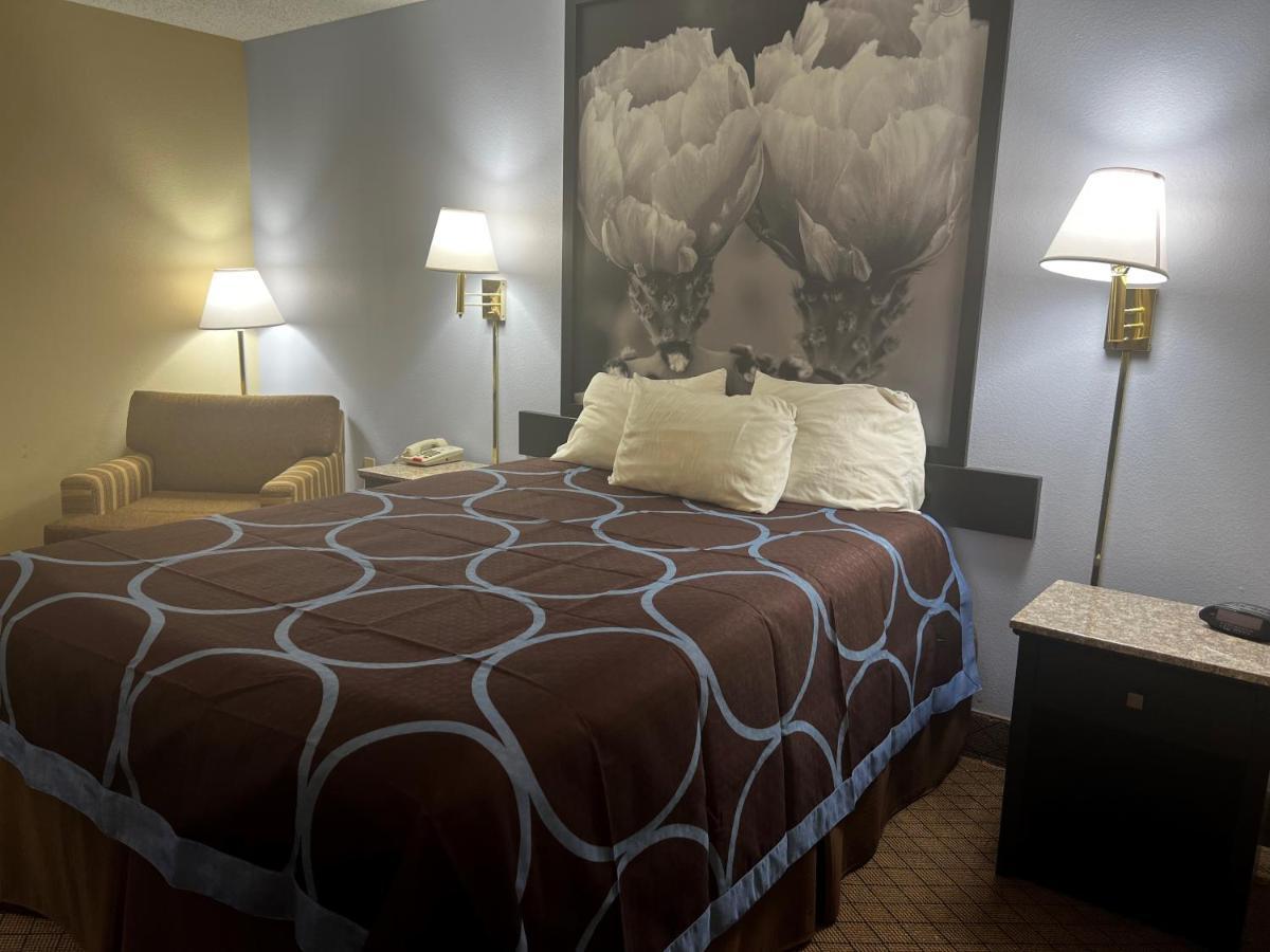 Hotel Super 8 By Wyndham Cleveland Tx Zewnętrze zdjęcie
